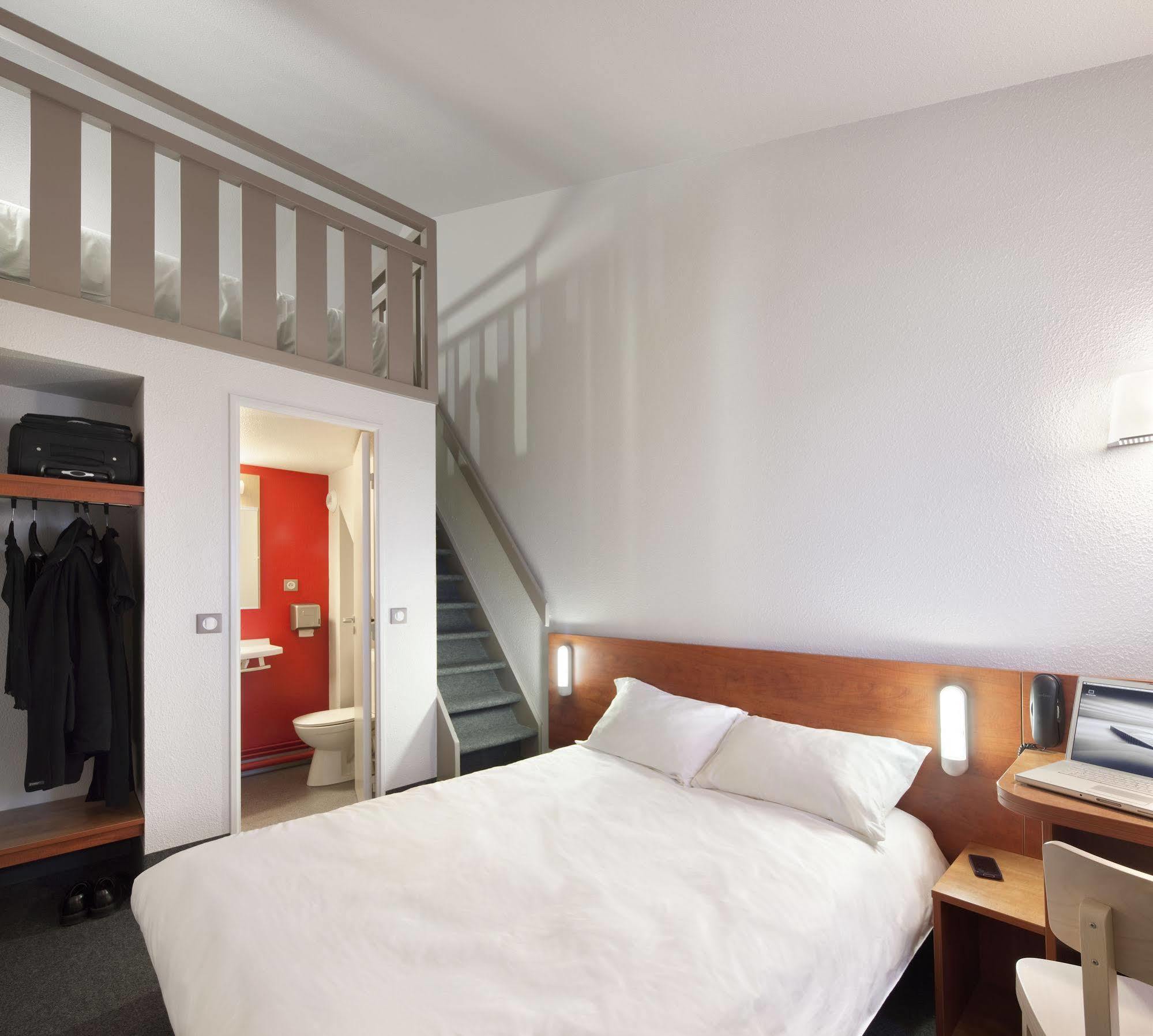 B&B Hotel Chartres Le Coudray Екстериор снимка