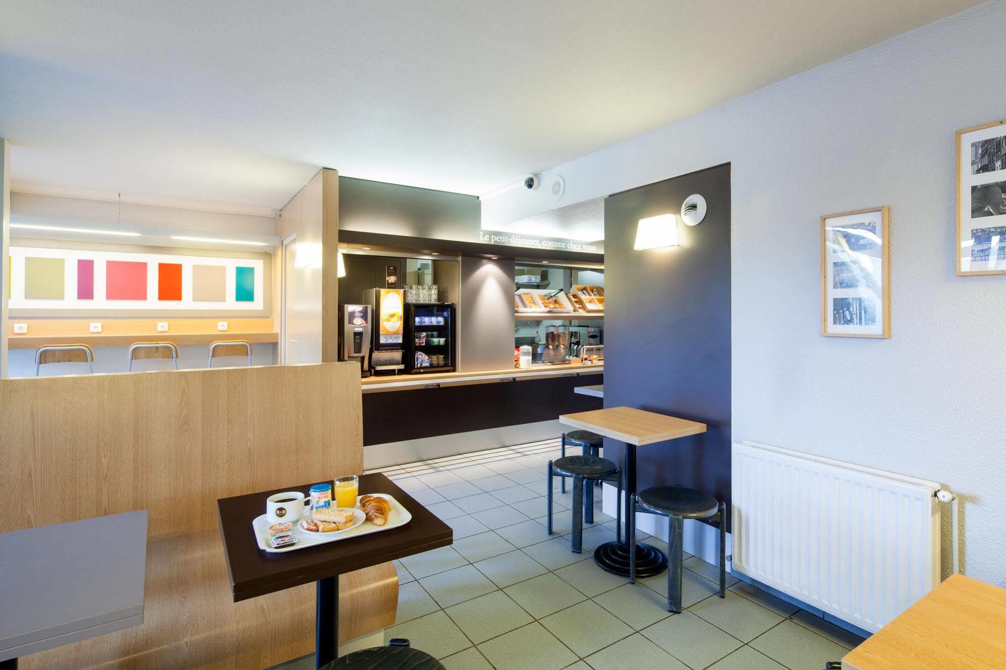 B&B Hotel Chartres Le Coudray Екстериор снимка